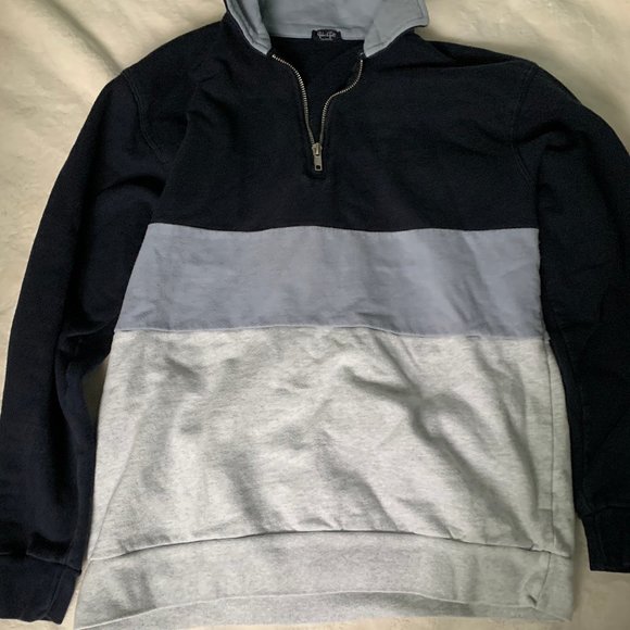 Brandy Melville Quarter Zip Crewneck - Picture 3 of 4